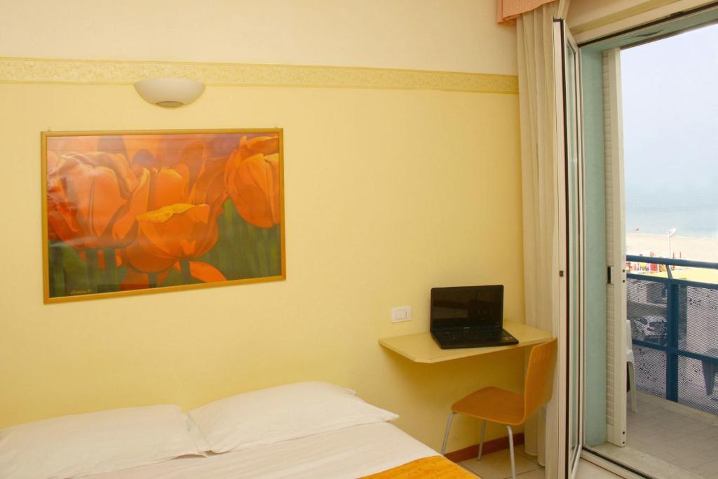Residence Marittimo Riccione Exterior foto