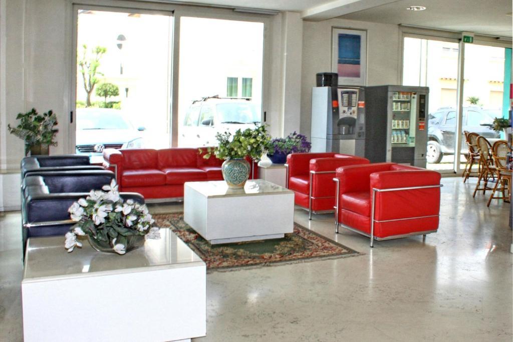 Residence Marittimo Riccione Exterior foto